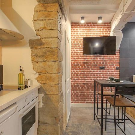 Industrial-Style Studio With Bathtub, Vieux-Λυών Εξωτερικό φωτογραφία
